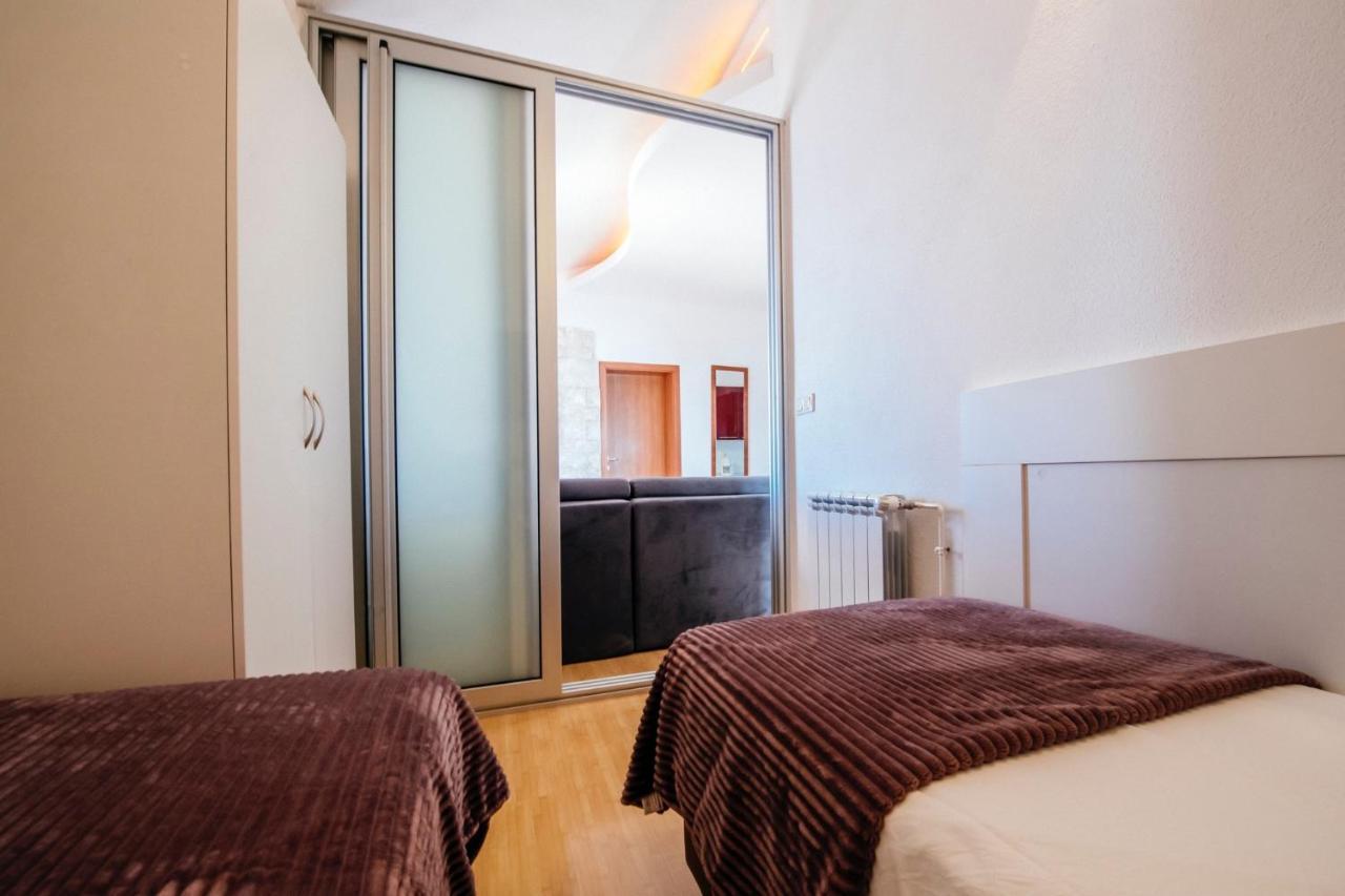 Apartments Amari Стариград-Пакленица Екстериор снимка
