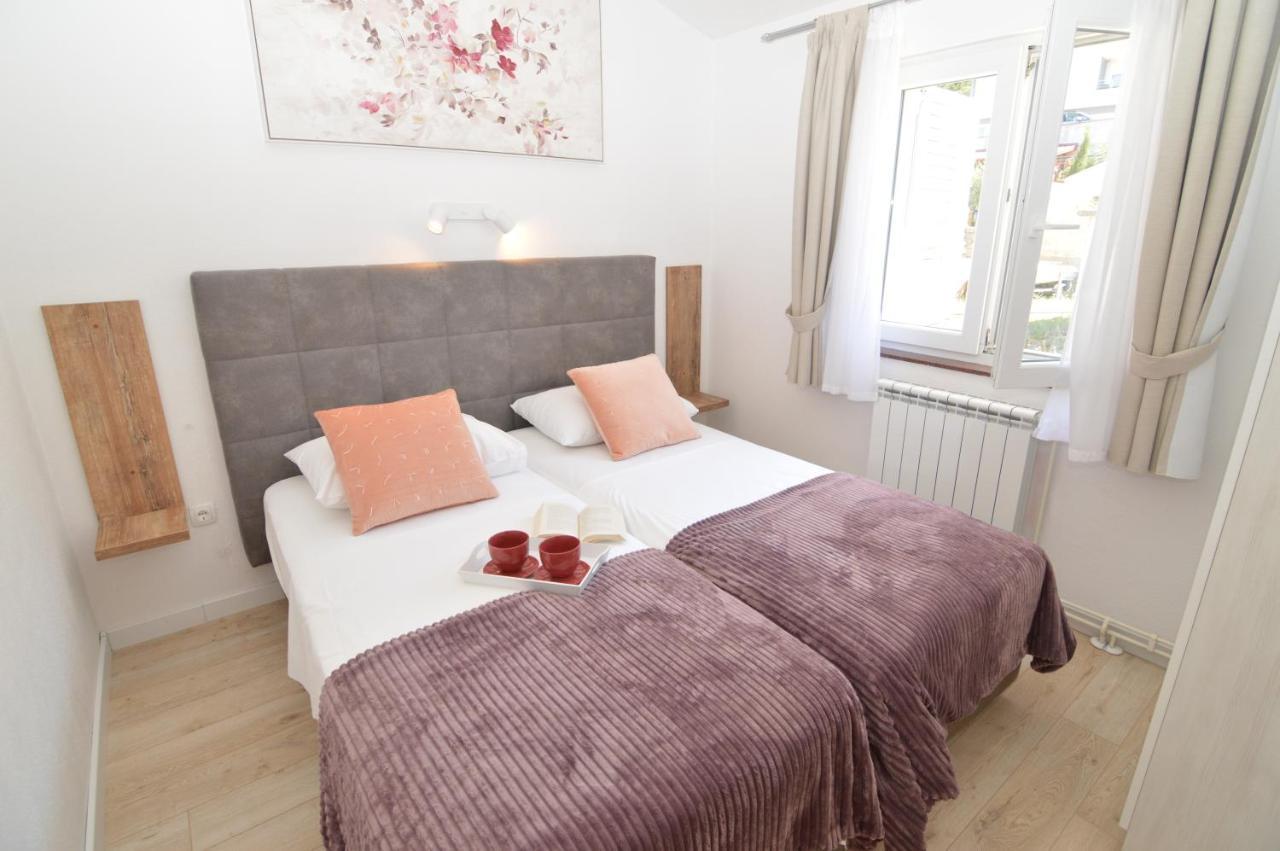 Apartments Amari Стариград-Пакленица Екстериор снимка