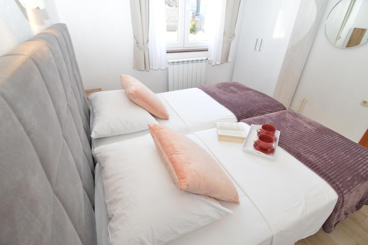 Apartments Amari Стариград-Пакленица Екстериор снимка