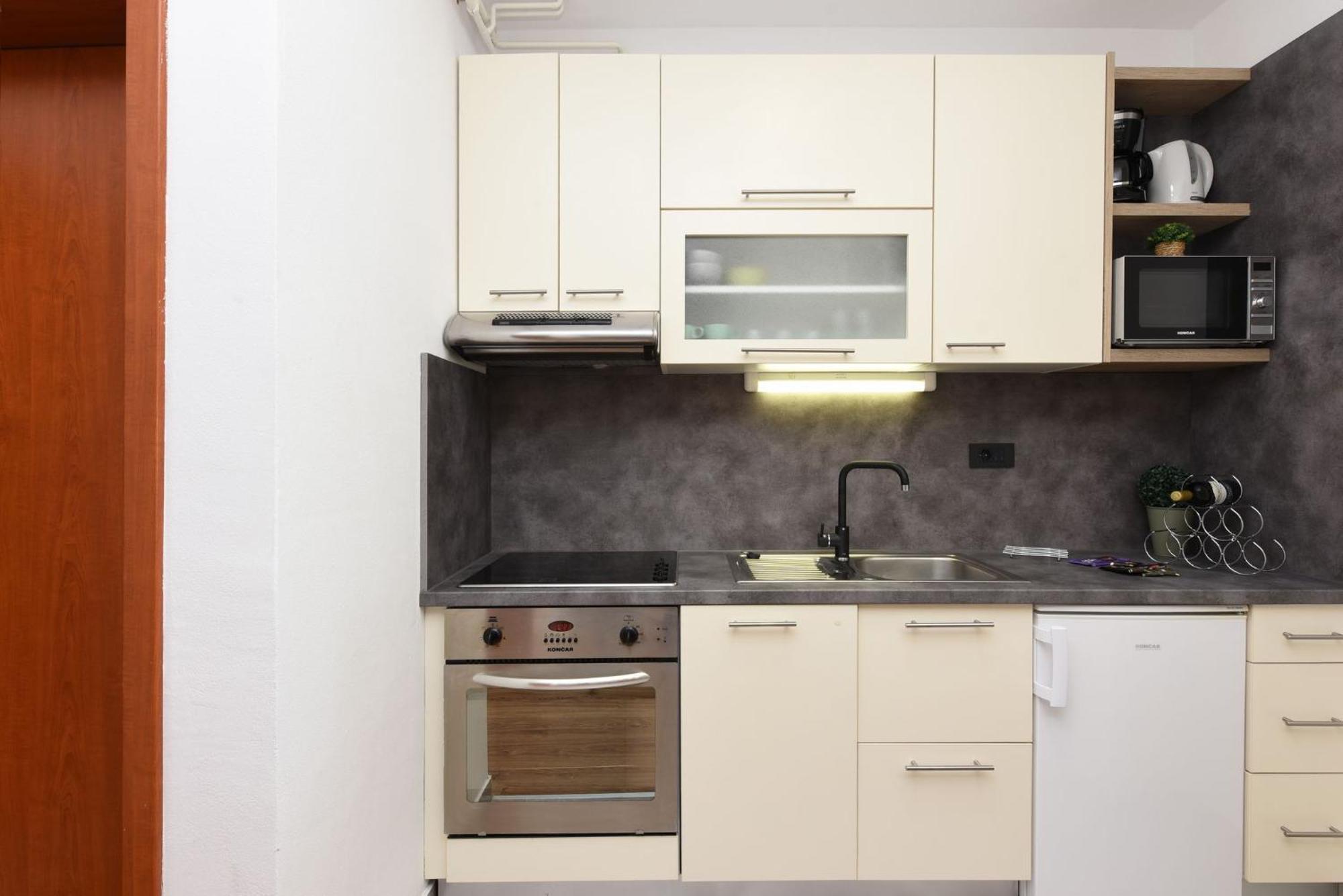 Apartments Amari Стариград-Пакленица Екстериор снимка